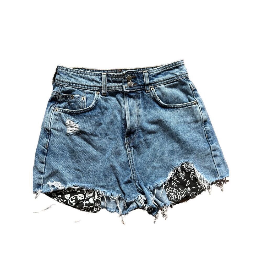 FOREVER 21 Jean Shorts Women's 26 Blue Button Fly Stone Wash Raw Hem High Rise